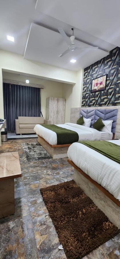 Hotel Sunrise Vadodara Exterior photo